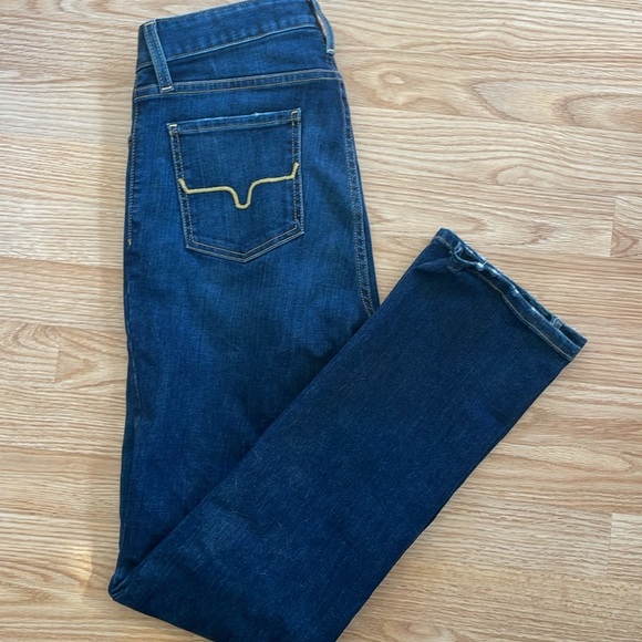 Kimes Ranch Sarah Jeans 2x30 - Picture 2 of 9